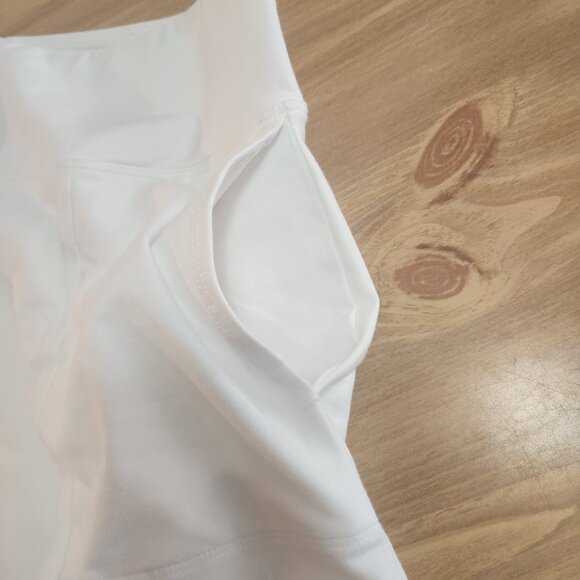 Wicked White Skort with Pockets Size Medium - Picture 4 of 11